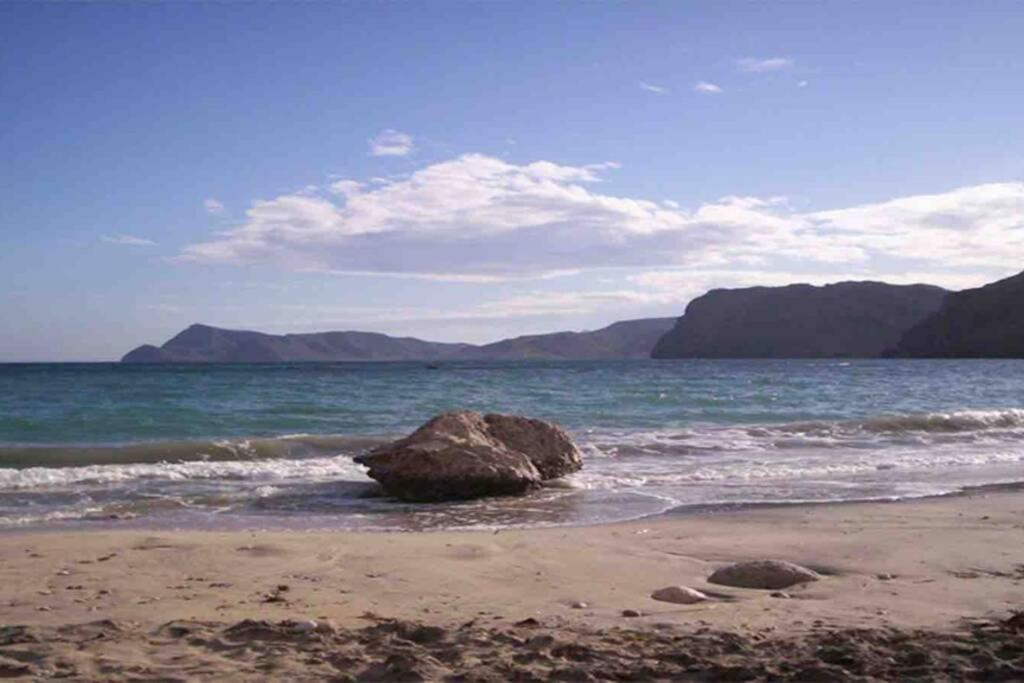 Apartamento a 2 minutos andando a la playa. La Isleta del Moro Exterior foto